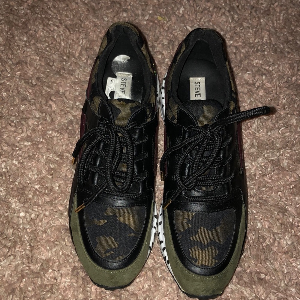 Steve Madden Patch Work Army Print Sneaker Size 7 - image 7